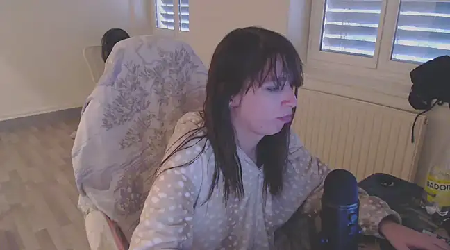 missthon0 online show from 12/13/24, 01:55