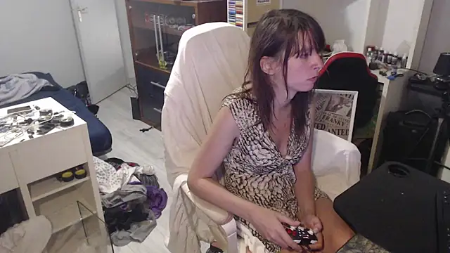 missthon0 online show from 04/20/26, 12:08