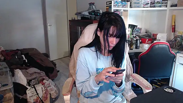 Snapshot of missthon0 chatting on 06/29/26, 01:11 missthon0 online show from 06/29/26, 01:11