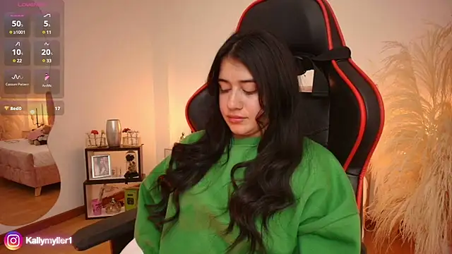 Snapshot of KallyMyller1 chatting on 01/23/25, 12:35 KallyMyller1 online show from 01/23/25, 12:35