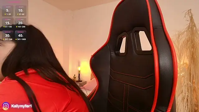 Snapshot of KallyMyller1 chatting on 02/07/25, 10:41 KallyMyller1 online show from 02/07/25, 10:41