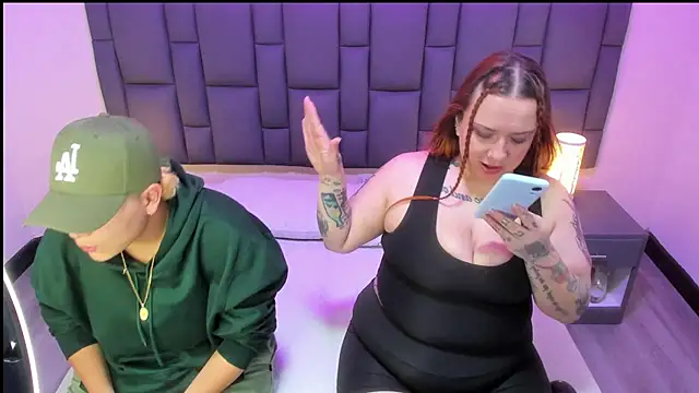 Snapshot of MiaYMolly chatting on 03/08/25, 03:17 MiaYMolly online show from 03/08/25, 03:17