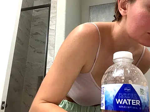 Alyssa rhoades online show from 11/06/25, 08:21