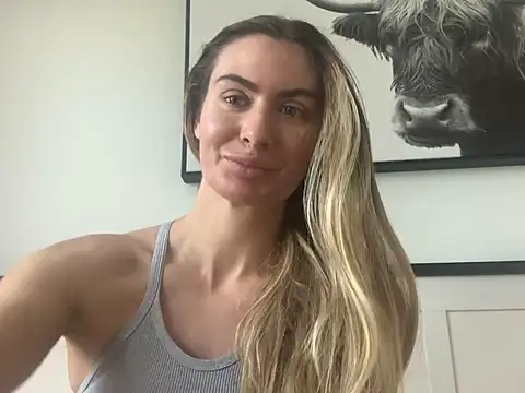 Snapshot of Alyssa_rhoades chatting on 05/31/26, 06:53 Alyssa rhoades online show from 05/31/26, 06:53