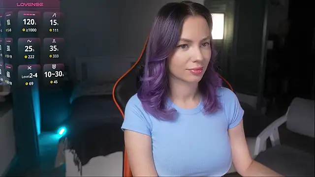 Snapshot of Emberella_ chatting on 10/16/25, 06:47 Emberella  online show from 10/16/25, 06:47