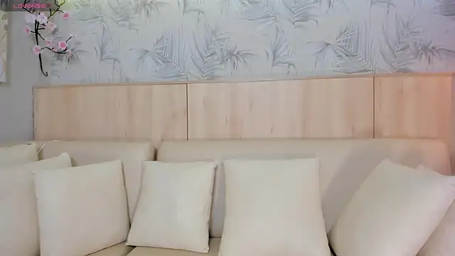 maryevans  online show from 10/27/25, 12:42