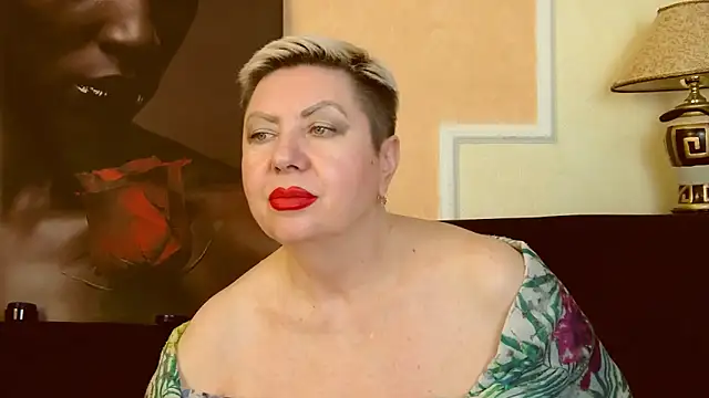 Snapshot of LadyPosh chatting on 12/19/24, 04:56 LadyPosh online show from 12/19/24, 04:56