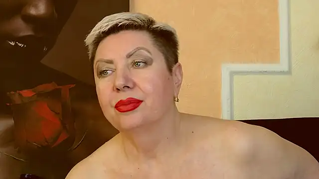 Snapshot of LadyPosh chatting on 12/21/24, 04:30 LadyPosh online show from 12/21/24, 04:30