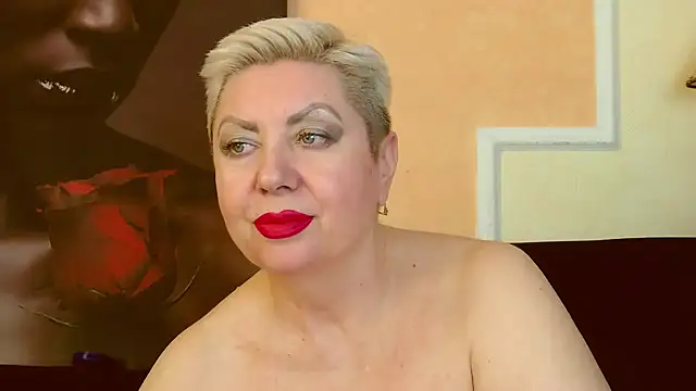 Snapshot of LadyPosh chatting on 01/10/25, 04:33 LadyPosh online show from 01/10/25, 04:33