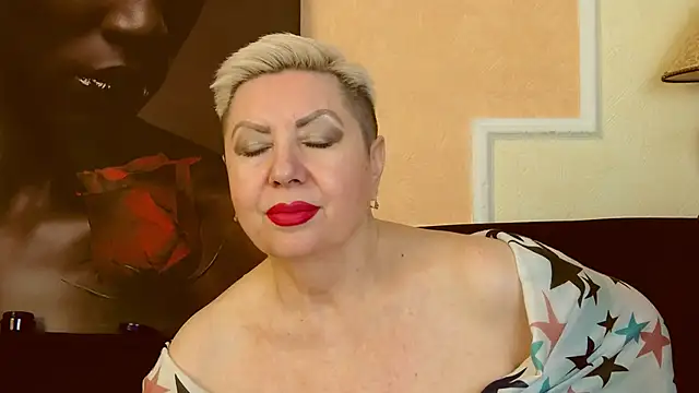 Snapshot of LadyPosh chatting on 01/18/25, 01:30 LadyPosh online show from 01/18/25, 01:30