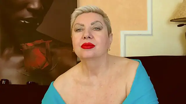 Snapshot of LadyPosh chatting on 02/19/25, 01:18 LadyPosh online show from 02/19/25, 01:18