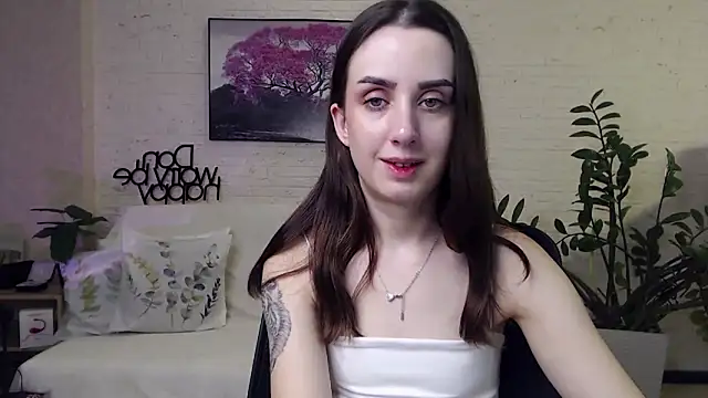 Snapshot of FranceskoJones chatting on 01/05/25, 03:22 FranceskoJones online show from 01/05/25, 03:22