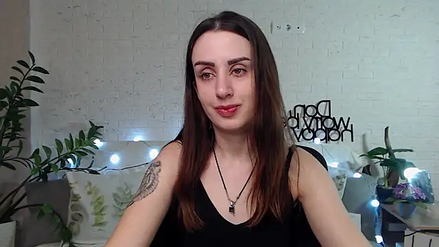 Snapshot of FranceskoJones chatting on 02/05/25, 03:34 FranceskoJones online show from 02/05/25, 03:34