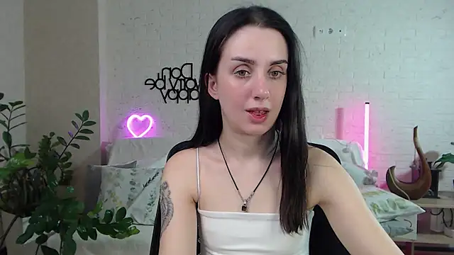 Snapshot of FranceskoJones chatting on 03/04/25, 10:05 FranceskoJones online show from 03/04/25, 10:05