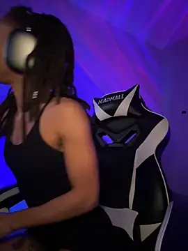 thebrattygoddess online show from 12/17/24, 11:39