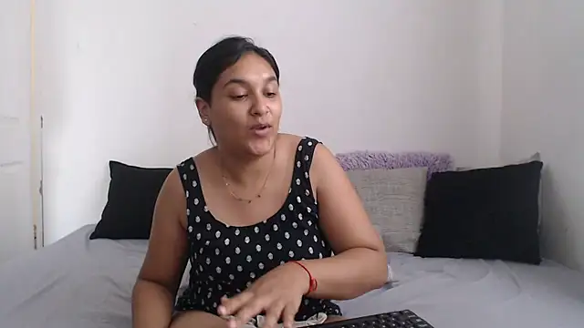Indianbloom- online show from 01/01/25, 08:13