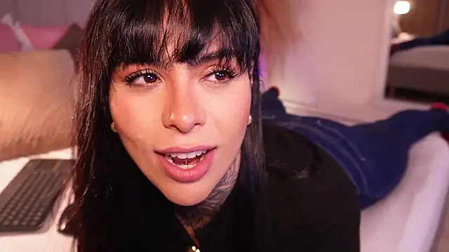 curvyliciousss online show from 10/21/25, 04:19