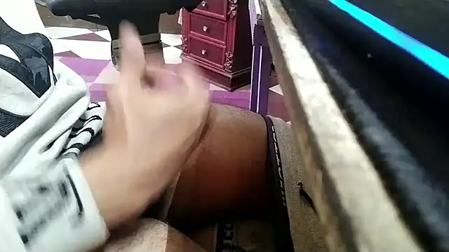 Snapshot of growing20yo chatting on 02/03/26, 10:37 growing20yo online show from 02/03/26, 10:37