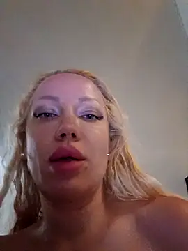 Snapshot of SofiaJoy chatting on 07/18/26, 09:18 SofiaJoy online show from 07/18/26, 09:18