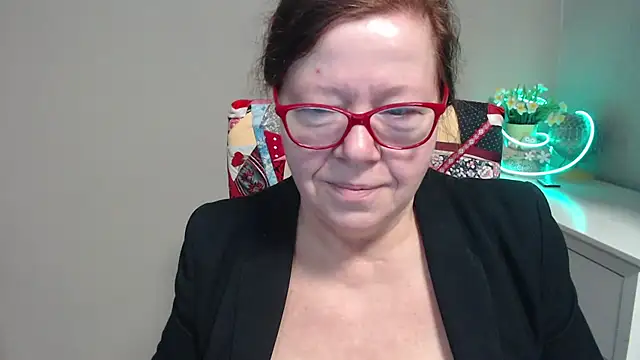 Adelewildx online show from 03/06/25, 04:30