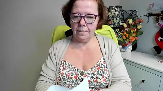 Snapshot of Adelewildx chatting on 05/20/26, 03:34 Adelewildx online show from 05/20/26, 03:34