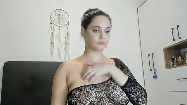 Snapshot of Allees95 chatting on 03/20/25, 05:36 Allees95 online show from 03/20/25, 05:36