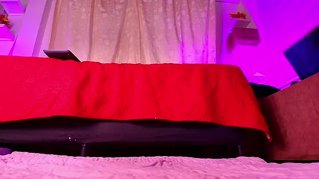 emyli sw  online show from 02/04/25, 03:11