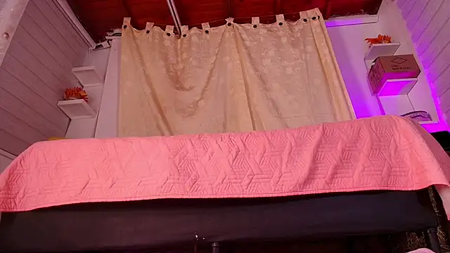 emyli sw  online show from 02/11/25, 03:08