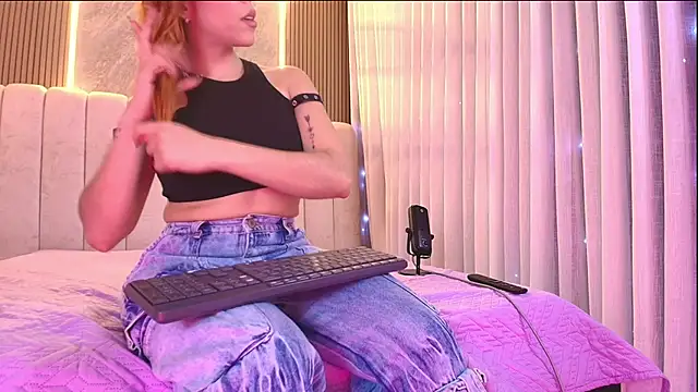 emyli sw  online show from 02/18/26, 03:02