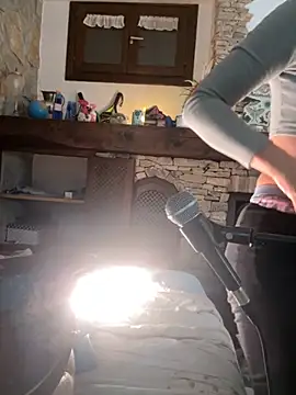 Snapshot of pisswhorelana chatting on 10/23/25, 10:41 pisswhorelana online show from 10/23/25, 10:41