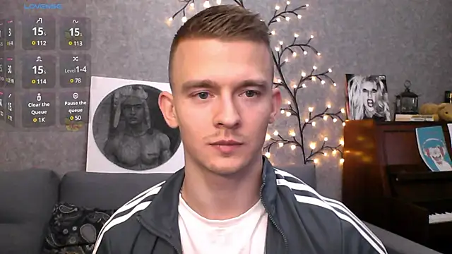 Snapshot of Marvelboy_ chatting on 12/19/24, 12:01 Marvelboy online show from 12/19/24, 12:01