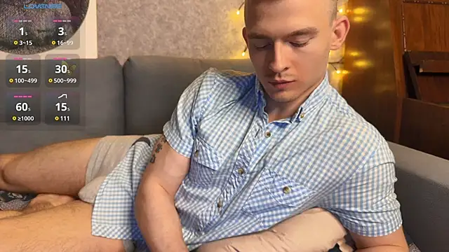 Snapshot of Marvelboy_ chatting on 02/13/25, 10:22 Marvelboy online show from 02/13/25, 10:22