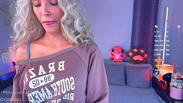 Snapshot of mikkixmeow chatting on 01/12/25, 10:34 mikkixmeow online show from 01/12/25, 10:34