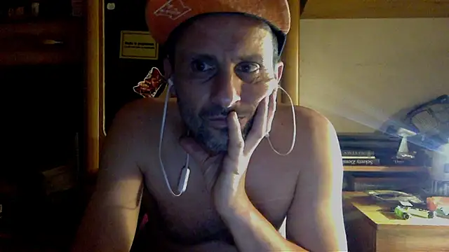 Snapshot of FireFox_Feel chatting on 12/08/24, 02:49 FireFox Feel online show from 12/08/24, 02:49