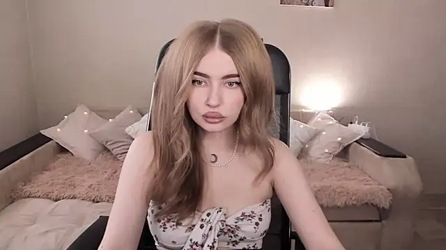 Snapshot of ViolettaLopez chatting on 02/23/25, 10:17 ViolettaLopez online show from 02/23/25, 10:17