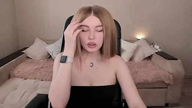 Snapshot of ViolettaLopez chatting on 03/16/25, 10:33 ViolettaLopez online show from 03/16/25, 10:33