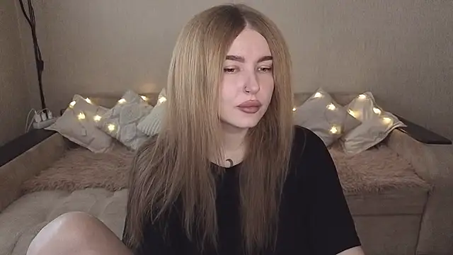 Snapshot of ViolettaLopez chatting on 10/25/25, 12:45 ViolettaLopez online show from 10/25/25, 12:45