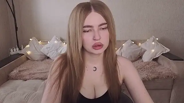 Snapshot of ViolettaLopez chatting on 06/02/26, 01:13 ViolettaLopez online show from 06/02/26, 01:13