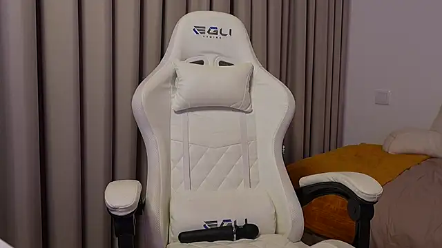 Snapshot of SweeetAlegra chatting on 02/14/25, 10:04 SweeetAlegra online show from 02/14/25, 10:04