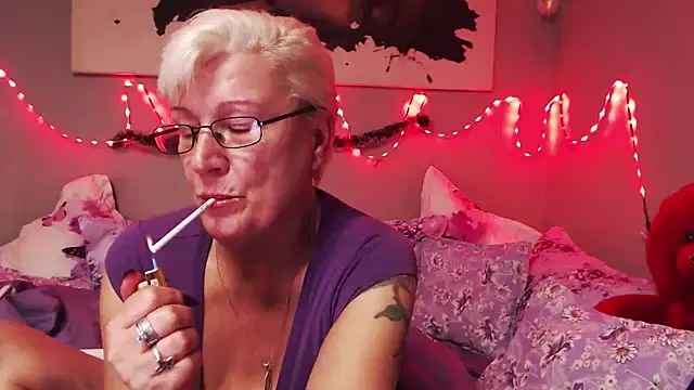 LaylaMilf online show from 12/04/25, 07:11