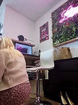 Snapshot of Nathotsexy1 chatting on 02/18/25, 09:21 Nathotsexy1 online show from 02/18/25, 09:21