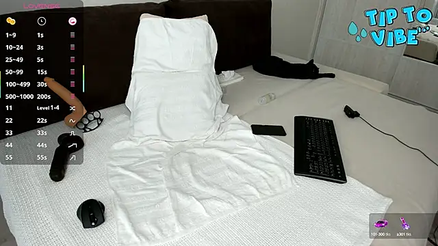 Snapshot of Smallnipples chatting on 03/09/25, 10:19 Smallnipples online show from 03/09/25, 10:19