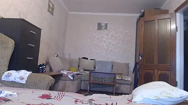 Amy August online show from 11/11/25, 11:21