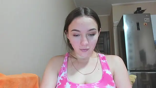 Snapshot of Naughty_Molly chatting on 12/08/24, 03:24 Naughty Molly online show from 12/08/24, 03:24