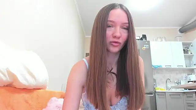 Snapshot of Naughty_Molly chatting on 09/24/25, 12:08 Naughty Molly online show from 09/24/25, 12:08