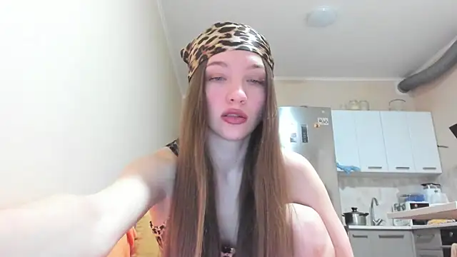 Snapshot of Naughty_Molly chatting on 03/27/26, 04:29 Naughty Molly online show from 03/27/26, 04:29