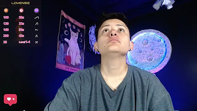 girl intense444 online show from 01/06/26, 12:53