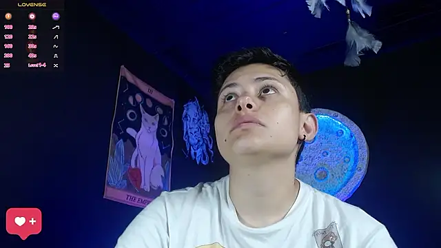 girl intense444 online show from 02/05/26, 12:32