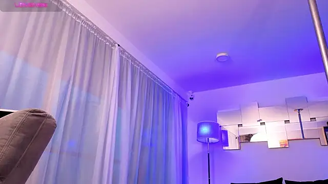 Snapshot of mandi4pole_ chatting on 01/24/25, 11:12 mandi4pole online show from 01/24/25, 11:12