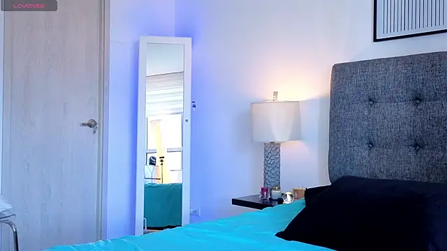 Snapshot of mandi4pole_ chatting on 03/22/25, 08:48 mandi4pole online show from 03/22/25, 08:48